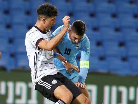 אוסקר גלוך. משחק נוסף בעוד יומיים (אלן שיבר)