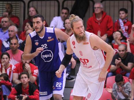 קריירה ארוכה ומפותלת. שולדבראנד במדי הפועל ת"א (צילום: יוסי לזרוף)