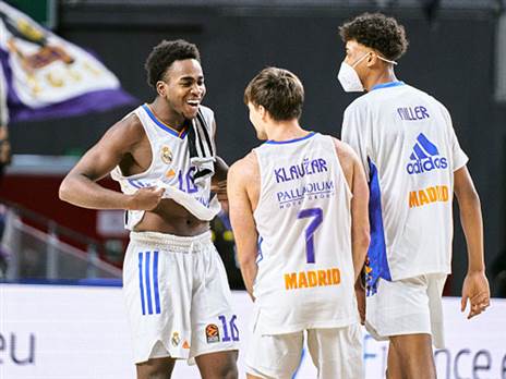 הילדים חוגגים (Getty)