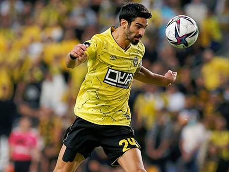 קריאף שוב במרכז ההגנה (אלן שיבר)