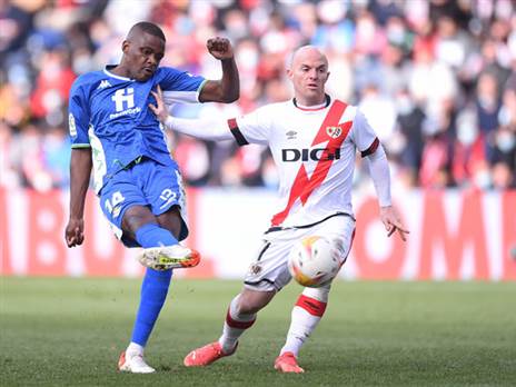 ווליאם קרבאלו בועט. נקודה אחת לכל אחת (Getty)