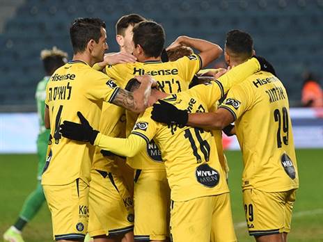 מכבי תל אביב חוגגת שלוש נקודות יקרות (ברני ארדוב)