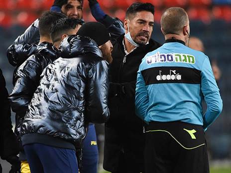 שילוח. עובר ימים קשים (ברני ארדוב)