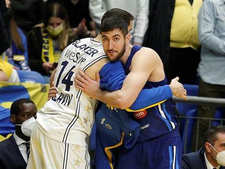 זוסמן קיבל את התמיכה מהחברים (צילום: אלן שיבר)