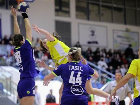 מכבי ראשל''צ מעפילה על חודו של שער (קרדיט: הדר ואן קולא, איגוד הכדוריד)