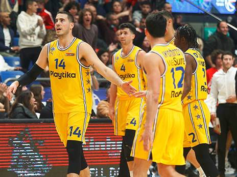 שחקני מכבי תל אביב. יקבלו את קטש? (אלן שיבר)