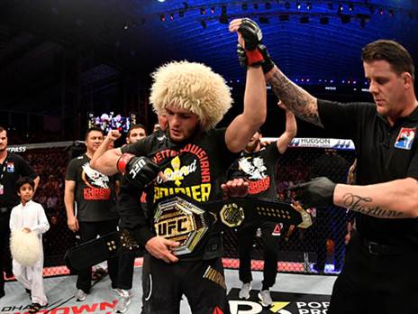 פרץ את הדלת ראשון. נורמאגומדוב (GETTY)