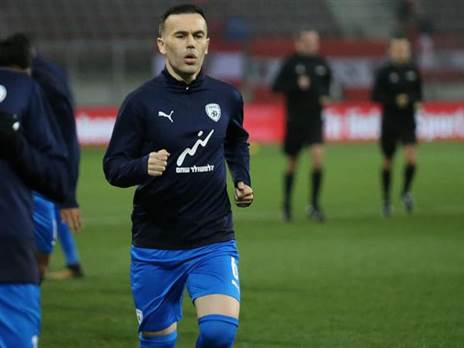 "אם אתקבל בזרועות פתוחות - אשאר". נאתכו (מתוך הפייסבוק של ההתאחדות לכדורגל)