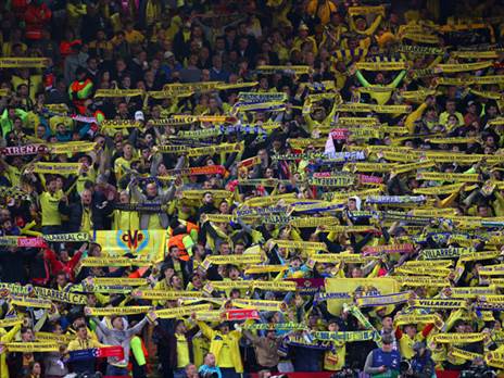 אוהדי ויאריאל. זכו למחווה.