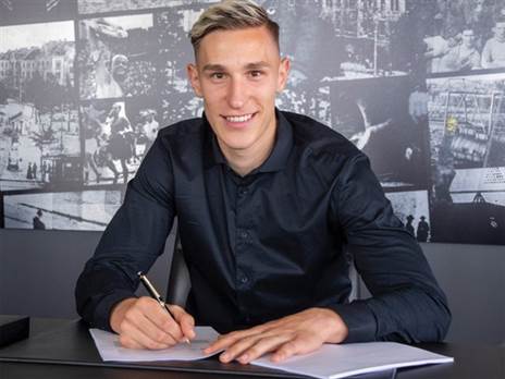 חלק מרכזי בהגנה. שלוטרבק (הטוויטר הרשמי של דורטמונד)