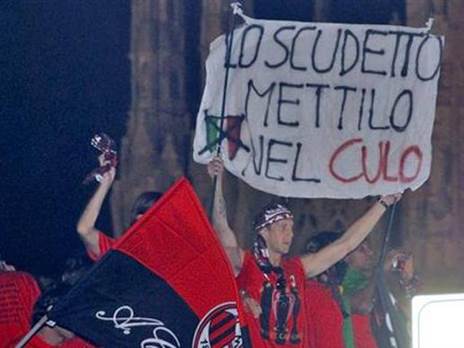 אמברוסיני עם השלט ב-2007