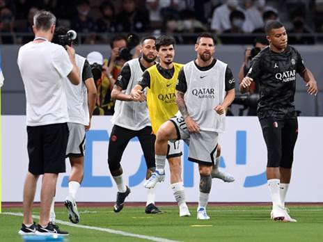 נראה אם תזהו מי מהארבעה הוא הרכש החדש של פ.ס.ז'? (Masashi Hara/Getty Images)