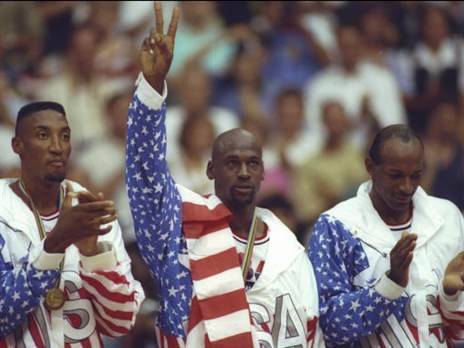 החל מ-92' הכל נראה נוצץ יותר (Getty, Mike Powell)