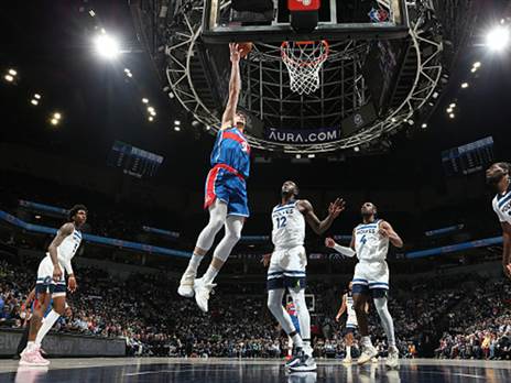 אבדיה. שיחק בכל 82 המשחקים בשנה שעברה (David Sherman/NBAE via Getty Images)