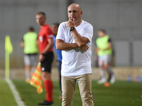 לם. פותח עוד עונה בנתניה (צילום: ברני ארדוב)