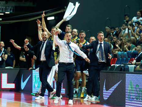 חגגו לנבחרת על הראש (אלן שיבר)