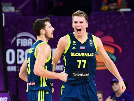 מרובין לבאטמן, ולהפך (Getty, AFP Contributor)