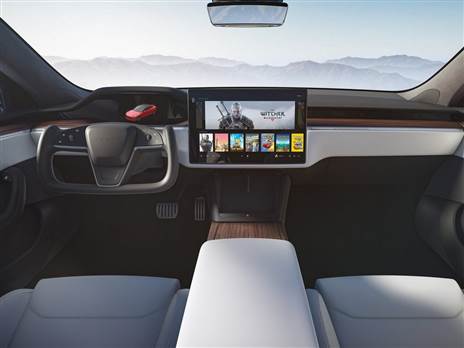 סביבת הנהיגה זהה בשני הדגמים