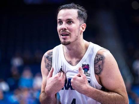 תצוגת קלאץ' (FIBA)