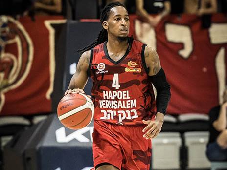 "קל יותר עם שני מוליכי כדור" (עודד קרני)