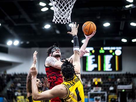 הנקינס. פתח חזק מאוד (FIBA)