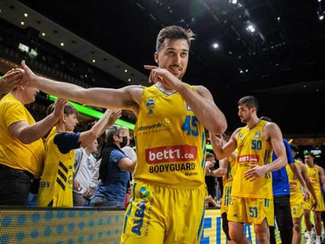 תמיר בלאט ויובל זוסמן. משחק חוץ שהוא הזדמנות (GETTY)