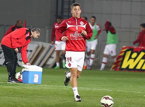 במדי הפועל ת"א. "זו היתה הגשמת חלום" (אלן שיבר)