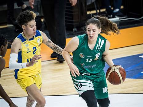 תמר סינגר עם הכדור  (קרדיט: איגוד הכדורסל)