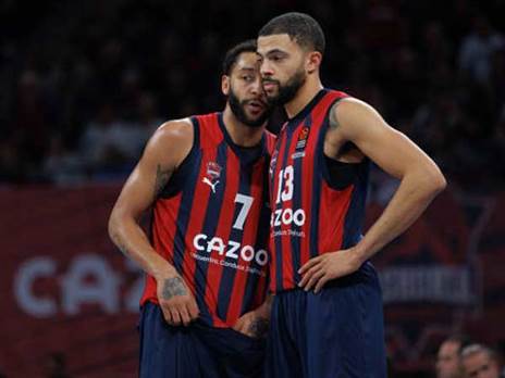 כעת יותר יהיה אליו. תומפסון לצד הנרי (GETTY)