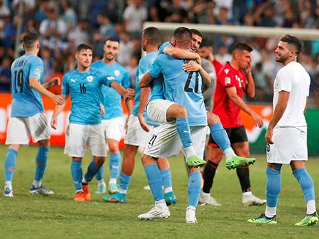 צפה בנבחרת מהצד עולה לדרג א' (אלן שיבר)