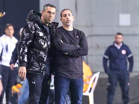 מתכנן שינויים בהרכב. קוז'וק (ברני ארדוב)