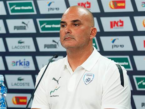 חזן מתכונן לקוסובו ושווייץ (אלן שיבר)