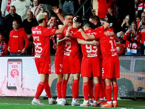 הפנים למכבי תל אביב (קובי אליהו)