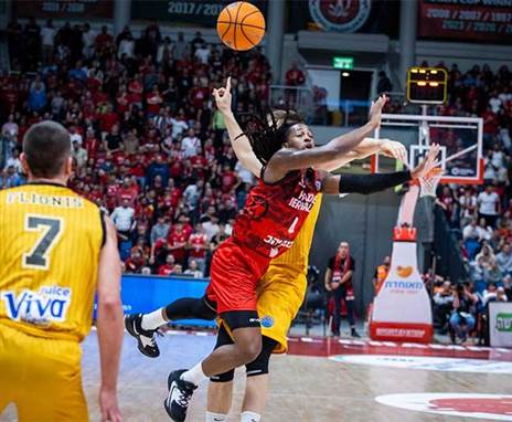 ספידי סמית'. איש הקלאץ' של ירושלים (FIBA)