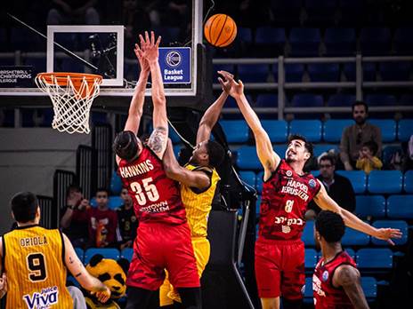 הנקינס. מדאיג את האדומים (FIBA)