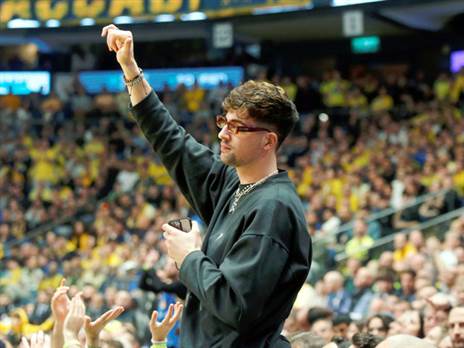 וגם דני אבדיה קפץ לבקר (צילום: אלן שיבר)