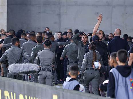 "לא היחידים שזה קורה להם" (אלן שיבר)