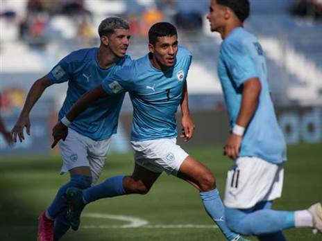 טירוף כחול לבן (אסי קיפר)