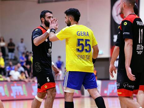 האחים גרא אחד נגד השני בסדרת הגמר (צילום: הדר ואן קולא, איגוד הכדוריד)