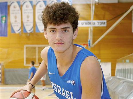 הוא יצא לטורניר. דולינסקי (אלן שיבר)