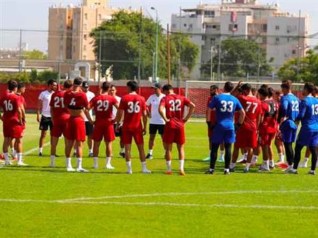 בינתיים אווירה טובה (צילום: הפועל ת"א)