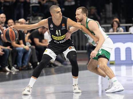 ים מדר. מתי נראה אותו בירוק של בוסטון? (GETTY)