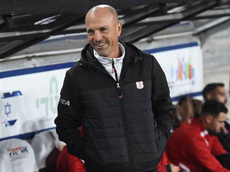 ערך לא מעט ניסויים. אריה (ברני ארדוב)