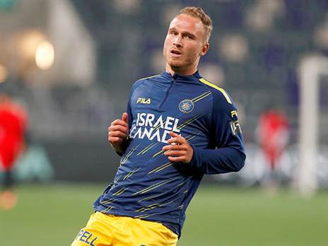 יטוס, אך לא ישותף. גלזר (אלן שיבר)