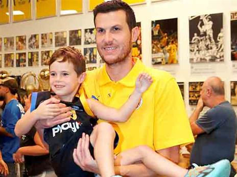 "הזכיה הכי חשובה היא המשפחה. פניני (אלן שיבר)