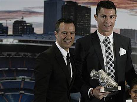 מנדש עם רונאלדו. הוצ'קו עבר בקבוצה שלו (Getty)