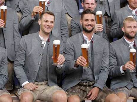 אולרייך ונוייר מחכים לפרץ (getty)