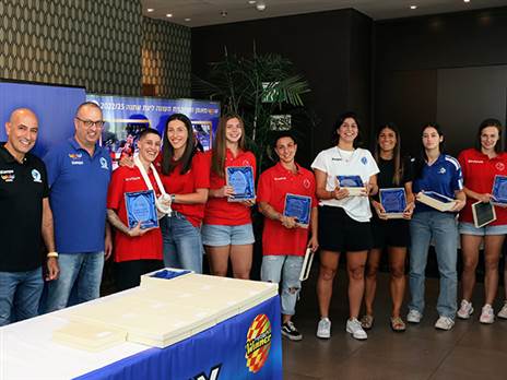 (הדר ואן קולא, איגוד הכדוריד)