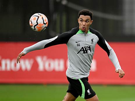 אלכסנדר ארנולד. תורם בהתקפה, ההגנה בסימן שאלה (Andrew Powell/Liverpool FC via Getty Images)