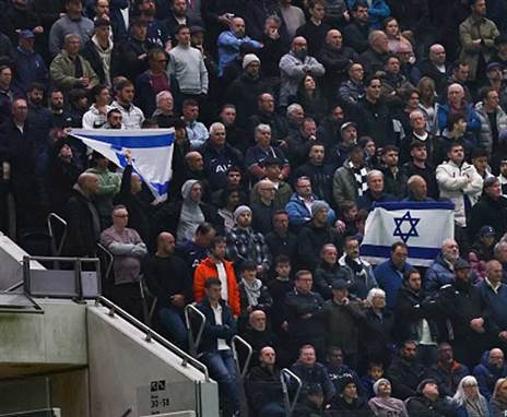 דגלי ישראל ביציעים (GETTY)